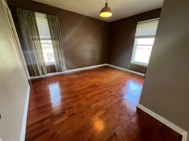 2506 E 40th Court, Des Moines, IA 50317