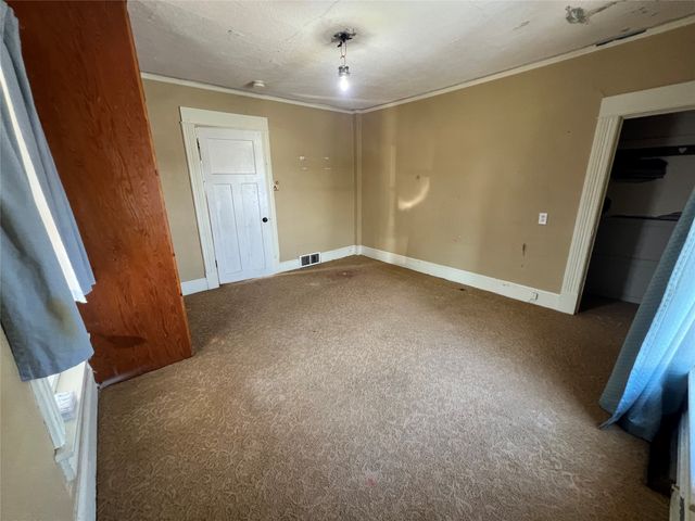 2506 E 40th Court, Des Moines, IA 50317
