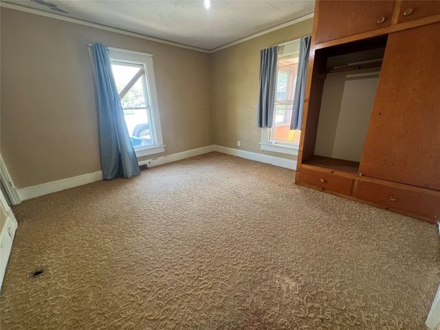 2506 E 40th Court, Des Moines, IA 50317