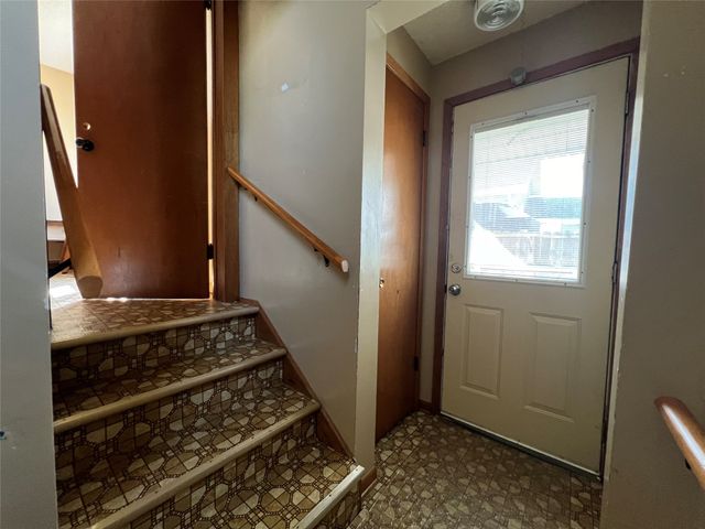 2506 E 40th Court, Des Moines, IA 50317