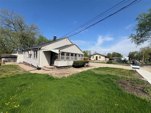 2506 E 40th Court, Des Moines, IA 50317