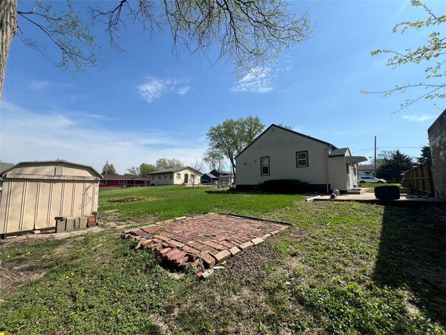 2506 E 40th Court, Des Moines, IA 50317