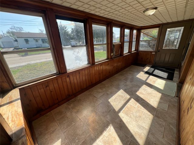 2506 E 40th Court, Des Moines, IA 50317
