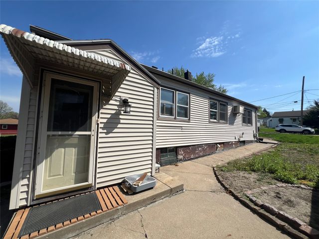 2506 E 40th Court, Des Moines, IA 50317