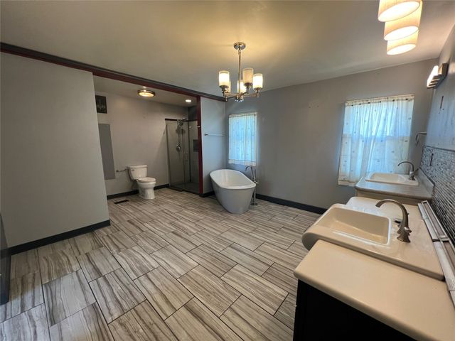 2506 E 40th Court, Des Moines, IA 50317