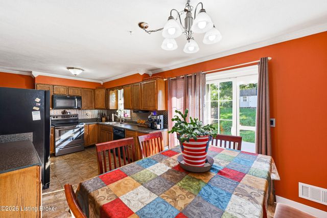 7405 Beechdale Rd, Crestwood, KY 40014