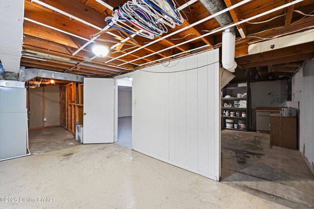 7405 Beechdale Rd, Crestwood, KY 40014