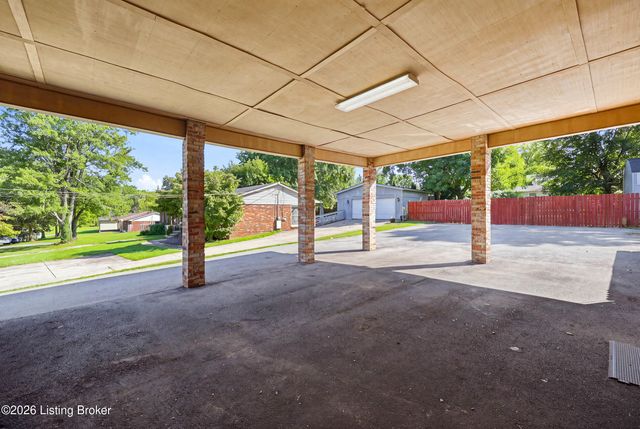 7405 Beechdale Rd, Crestwood, KY 40014
