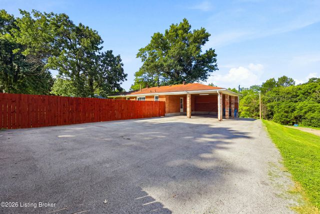 7405 Beechdale Rd, Crestwood, KY 40014