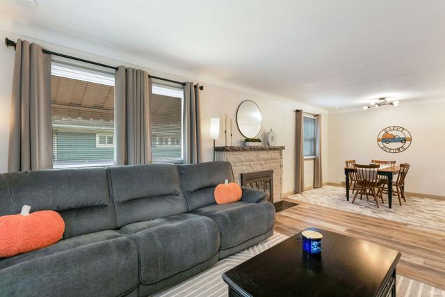 54525 28th Street, South Bend, IN 46635