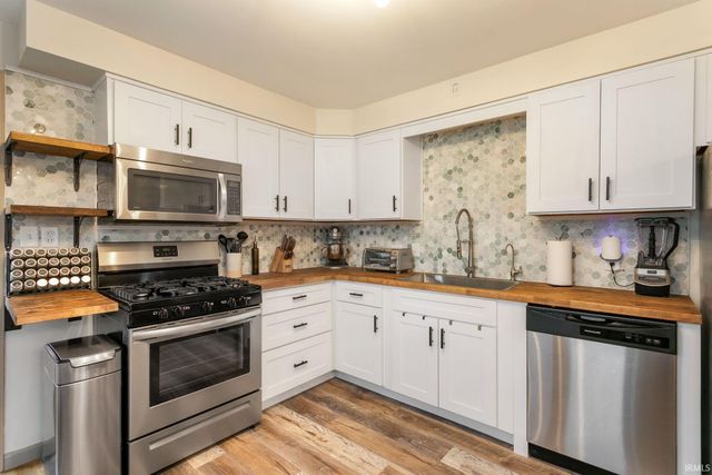 54525 28th Street, South Bend, IN 46635