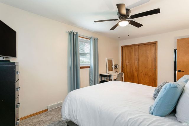 54525 28th Street, South Bend, IN 46635