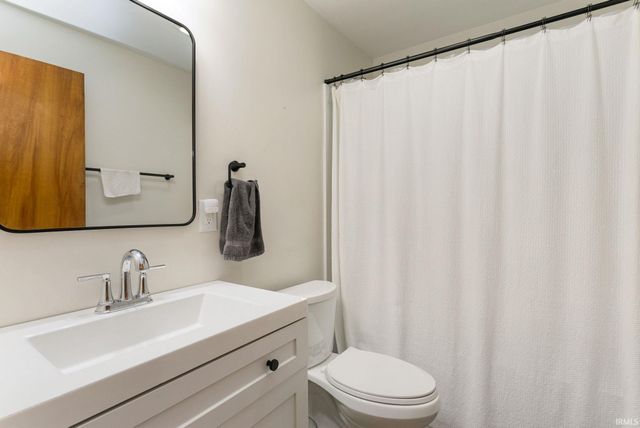 54525 28th Street, South Bend, IN 46635