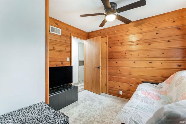 54525 28th Street, South Bend, IN 46635