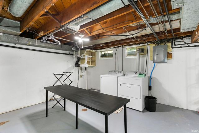 54525 28th Street, South Bend, IN 46635
