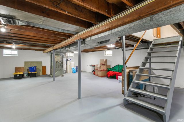 54525 28th Street, South Bend, IN 46635
