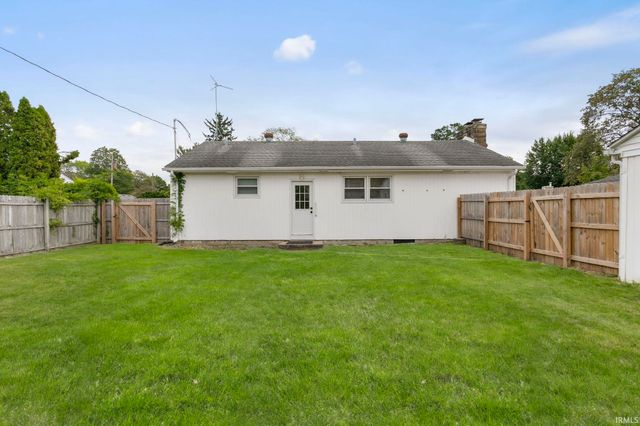 54525 28th Street, South Bend, IN 46635