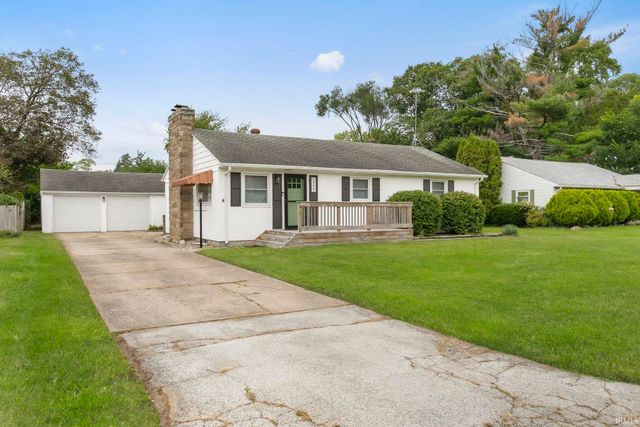 54525 28th Street, South Bend, IN 46635