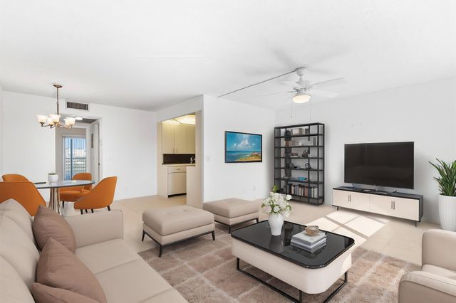 3089 Cornwall E, Boca Raton, FL 33434