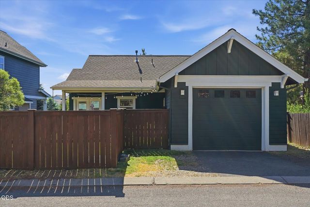 1236 NW Mount Washington Drive, Bend, OR 97703