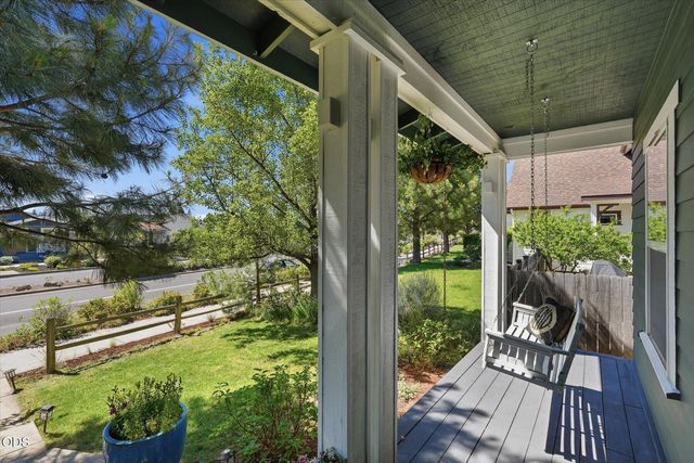 1236 NW Mount Washington Drive, Bend, OR 97703