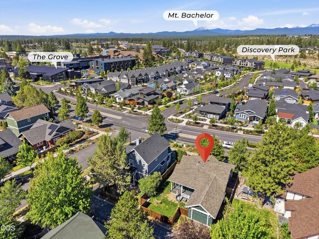 1236 NW Mount Washington Drive, Bend, OR 97703