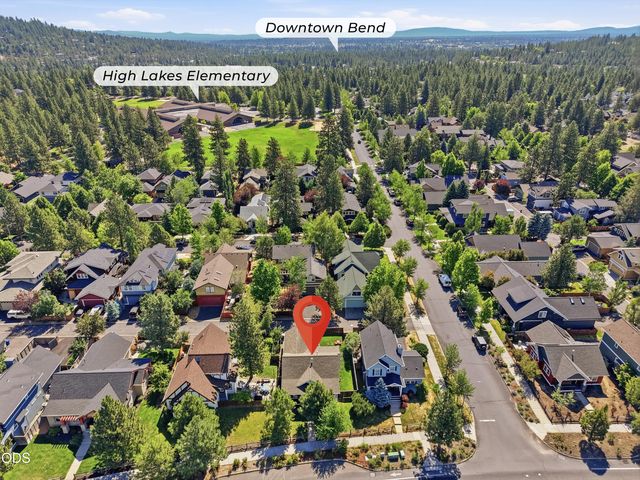 1236 NW Mount Washington Drive, Bend, OR 97703