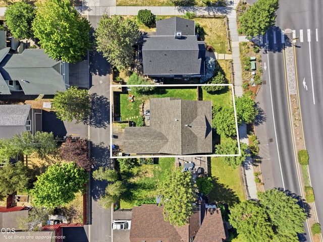 1236 NW Mount Washington Drive, Bend, OR 97703