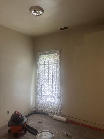 11739 Dyar Street, Hamtramck, MI 48212