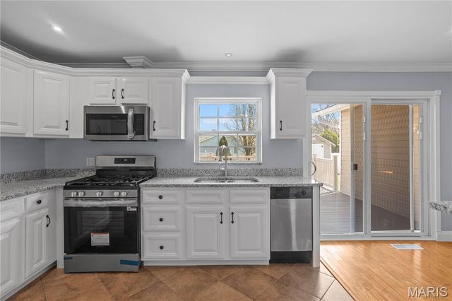 3580 Greenway Chase Drive, Florissant, MO 63031