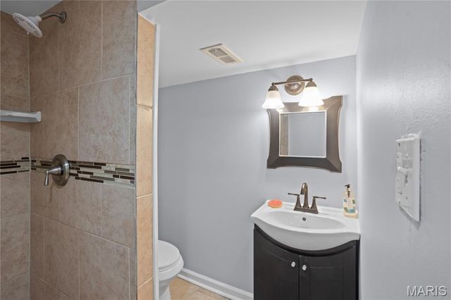 3580 Greenway Chase Drive, Florissant, MO 63031