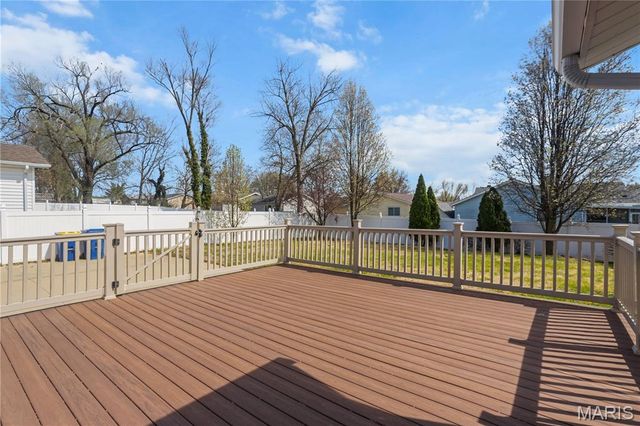 3580 Greenway Chase Drive, Florissant, MO 63031