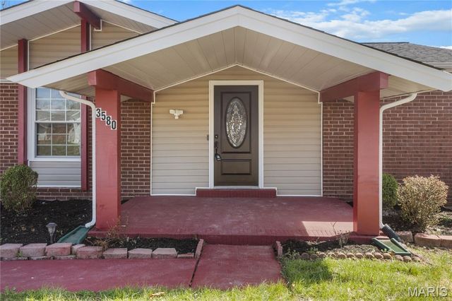 3580 Greenway Chase Drive, Florissant, MO 63031