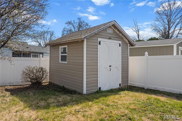 3580 Greenway Chase Drive, Florissant, MO 63031