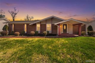 3580 Greenway Chase Drive, Florissant, MO 63031