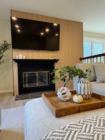 16 Laurel Court, Nashua, NH 03062