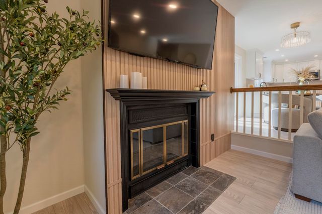 16 Laurel Court, Nashua, NH 03062