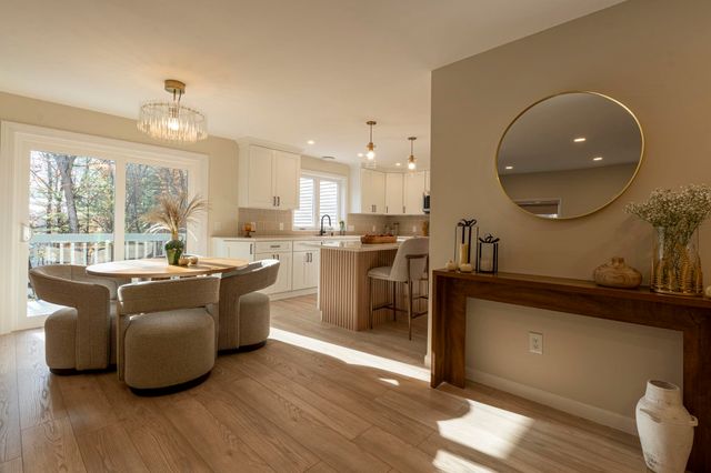 16 Laurel Court, Nashua, NH 03062