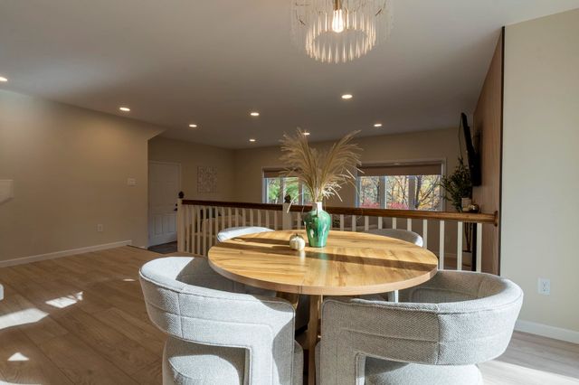 16 Laurel Court, Nashua, NH 03062