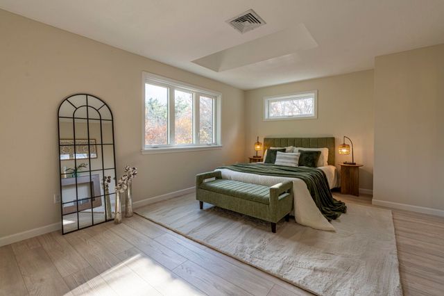 16 Laurel Court, Nashua, NH 03062