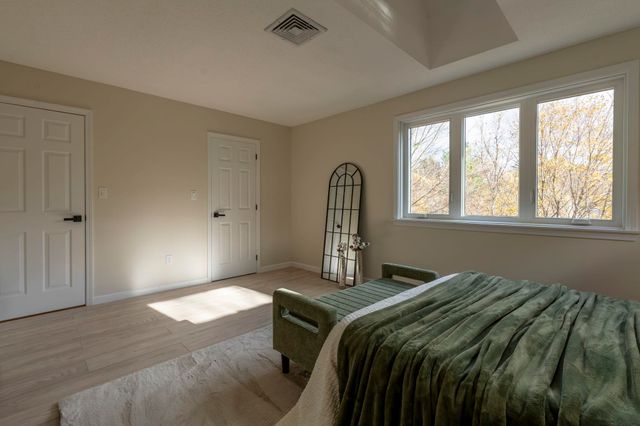 16 Laurel Court, Nashua, NH 03062