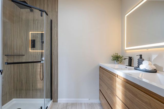 16 Laurel Court, Nashua, NH 03062