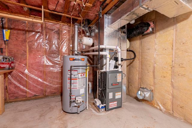 16 Laurel Court, Nashua, NH 03062