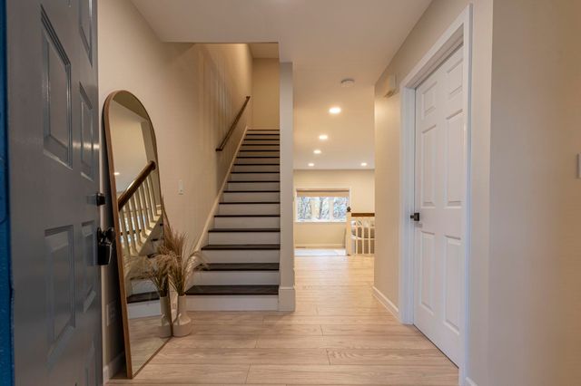 16 Laurel Court, Nashua, NH 03062