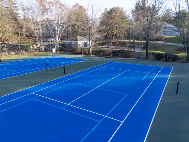 16 Laurel Court, Nashua, NH 03062