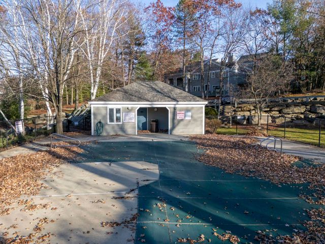 16 Laurel Court, Nashua, NH 03062