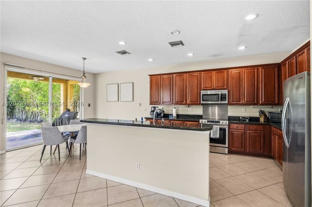 19143 Crystal St 19143, Weston, FL 33332