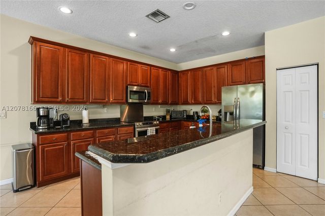 19143 Crystal St 19143, Weston, FL 33332