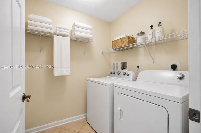 19143 Crystal St 19143, Weston, FL 33332
