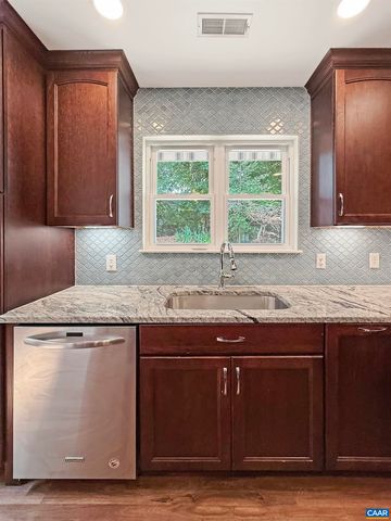 1498 LAKE FOREST DR, Charlottesville, VA 22901